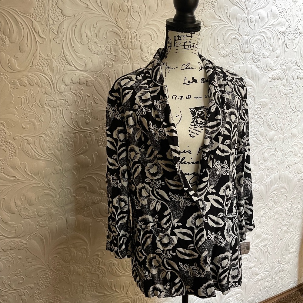Roz & Ali jacket. Black and white. Size M